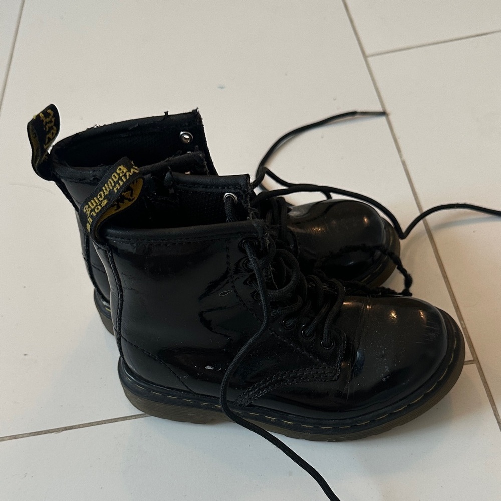 Dr. Martens Shiny Black Kids Boots US 9